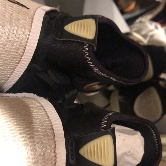 Nike Zoom - hightop bball shoes. - Picture 10 of 11